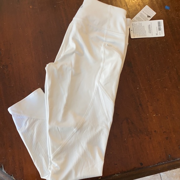 Athleta Mesh Contender Capri size Small Tall - Picture 12 of 12